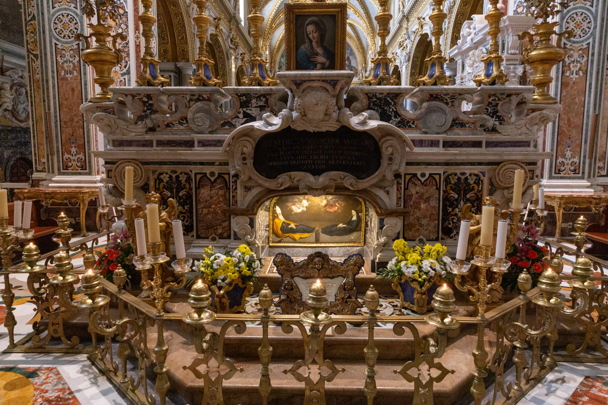Tomb of Sts. Benedict and Scholastica behind the main altar of the cathedral-basilica(Photo: Bénédicte Cedergren)